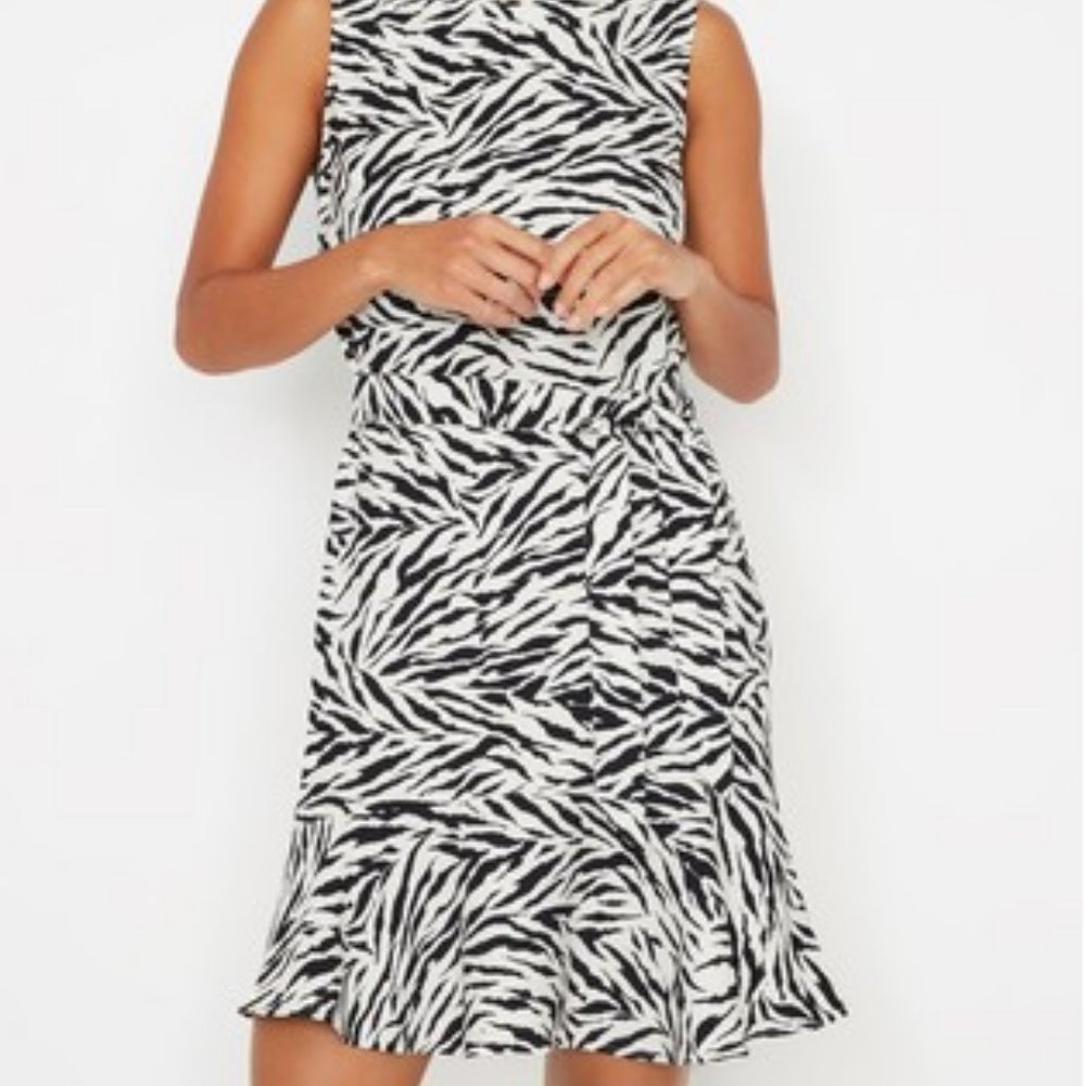 Warehouse dress with belt in zebra print